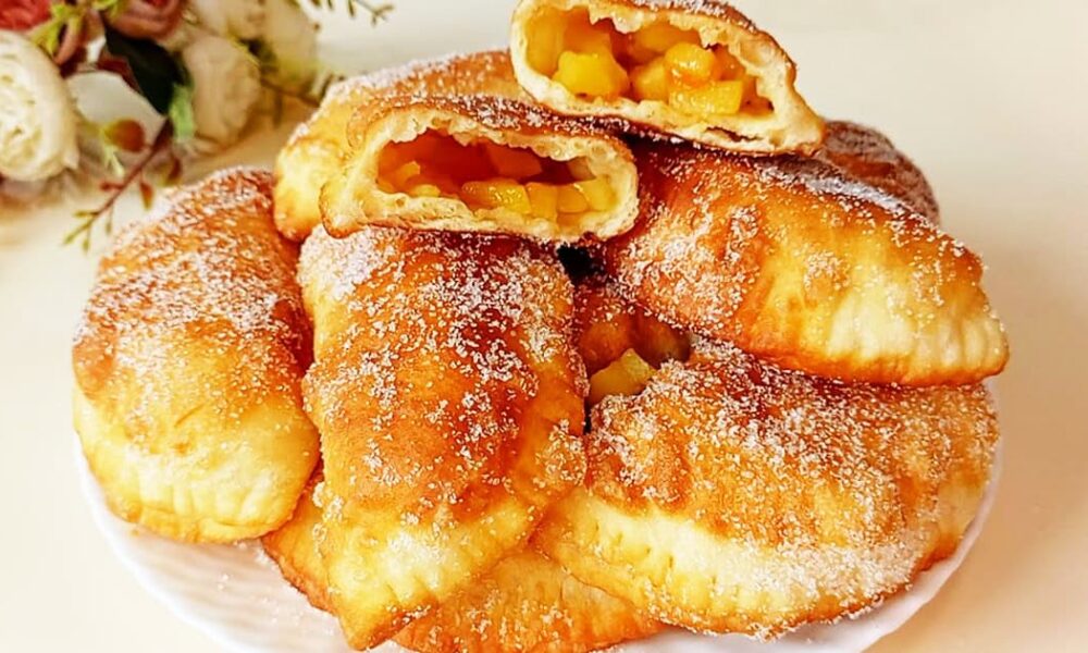 Кефирный пирог с яблоками: забытый рецепт 60-х от бабушки