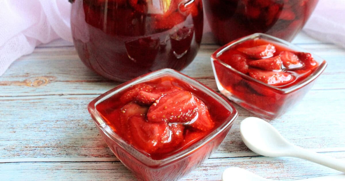 Клубника на зиму без варки: самый простой рецепт для ленивых хозяек