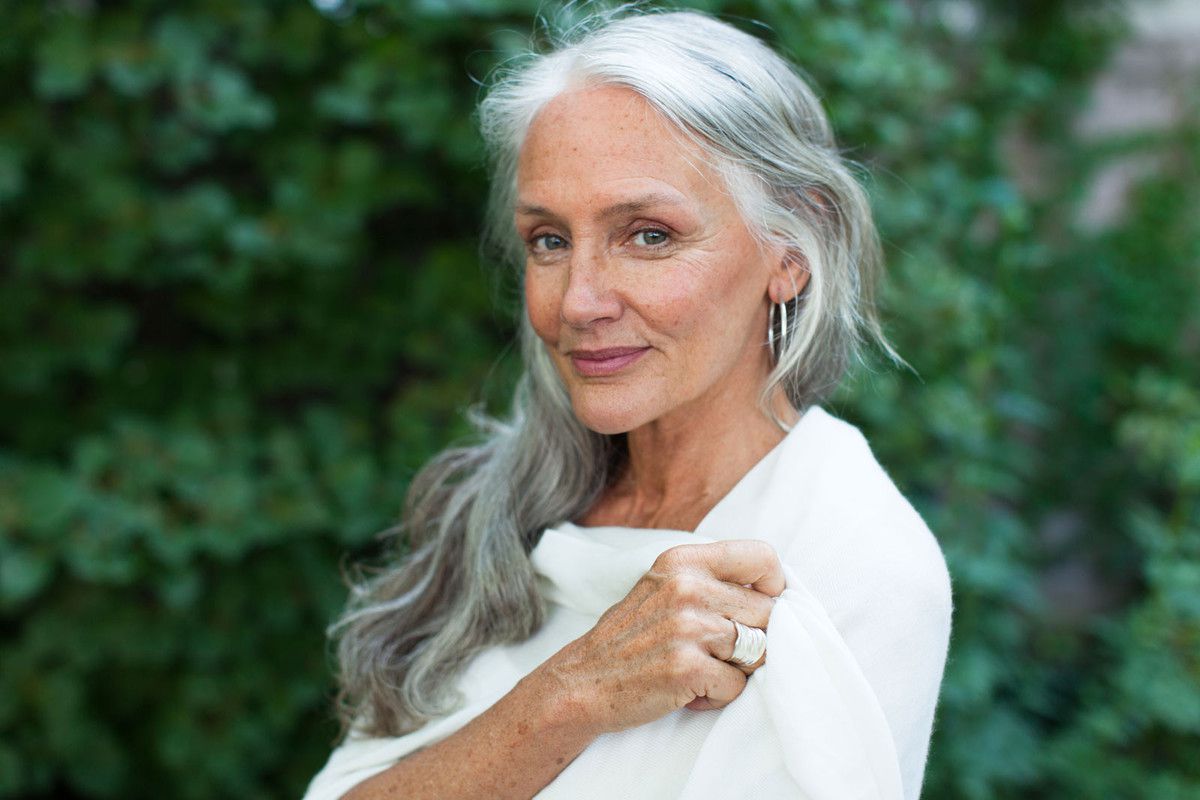 Макияж для женщин за 40: секреты молодости от супермодели