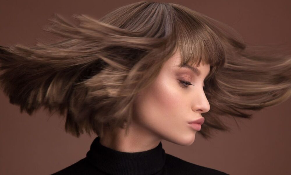 Стильные прически 2024: универсальные варианты, которые понравятся всем