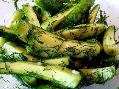 Быстрые маринованные огурцы: рецепт за 15 минут