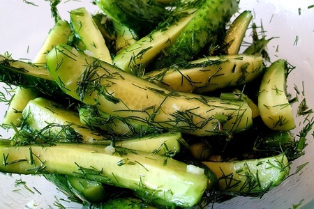 Быстрые маринованные огурцы: рецепт за 15 минут