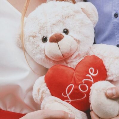 Цветы, которые "убьют" ваш бюджет: 6 неудачных подарков на День святого Валентина