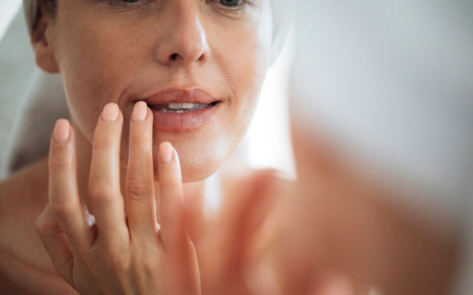 Экспресс-решение: Как избавиться от шелушения кожи лица за ночь – секреты звезд