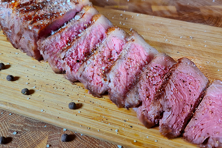 Сочный стейк в мультиварке: простой рецепт для идеального ужина