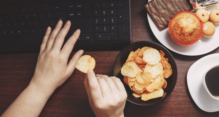 Продукты, увеличивающие риск рака: 7 опасных для здоровья женщин