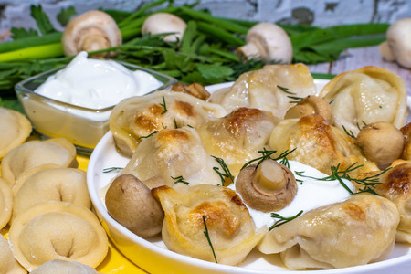 Домашние пельмени: секреты идеального теста и сочной начинки