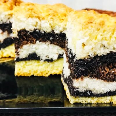 Пляцок "Хвиля": Нежный, вкусный и простой рецепт без крема, который печется одним коржом