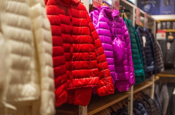 Спасаем пуховик: как вернуть пуху былую пышность и объем