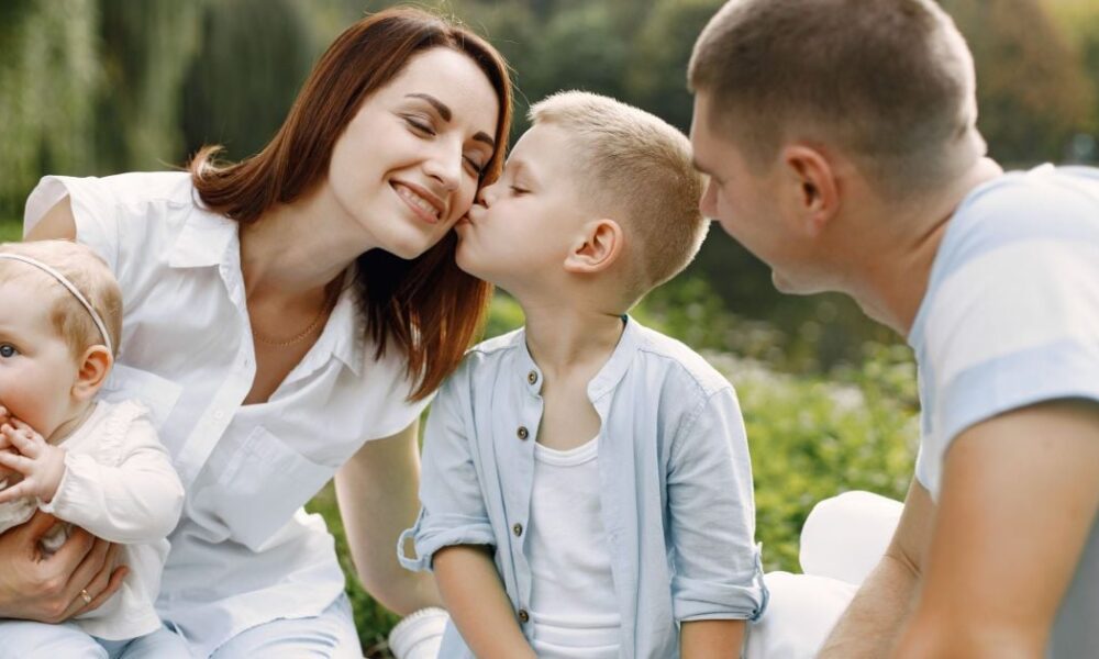 Как слова влияют на самооценку ребенка: ежедневные фразы для родителей