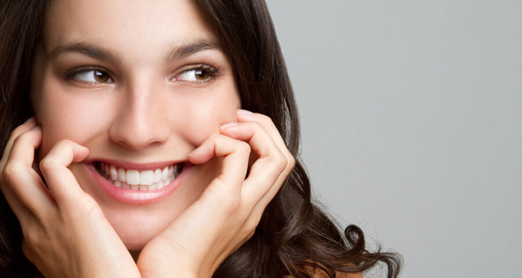 7 продуктов, которые разрушают здоровье ваших зубов: что стоит исключить из рациона