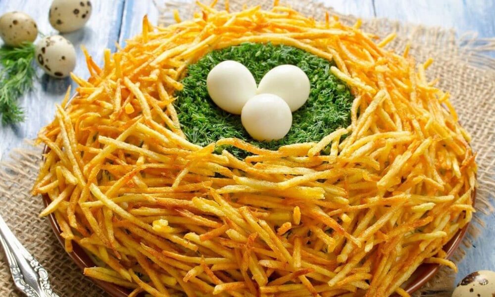 Праздничные салаты: Рецепт салата "Гнездо глухаря" к Пасхе