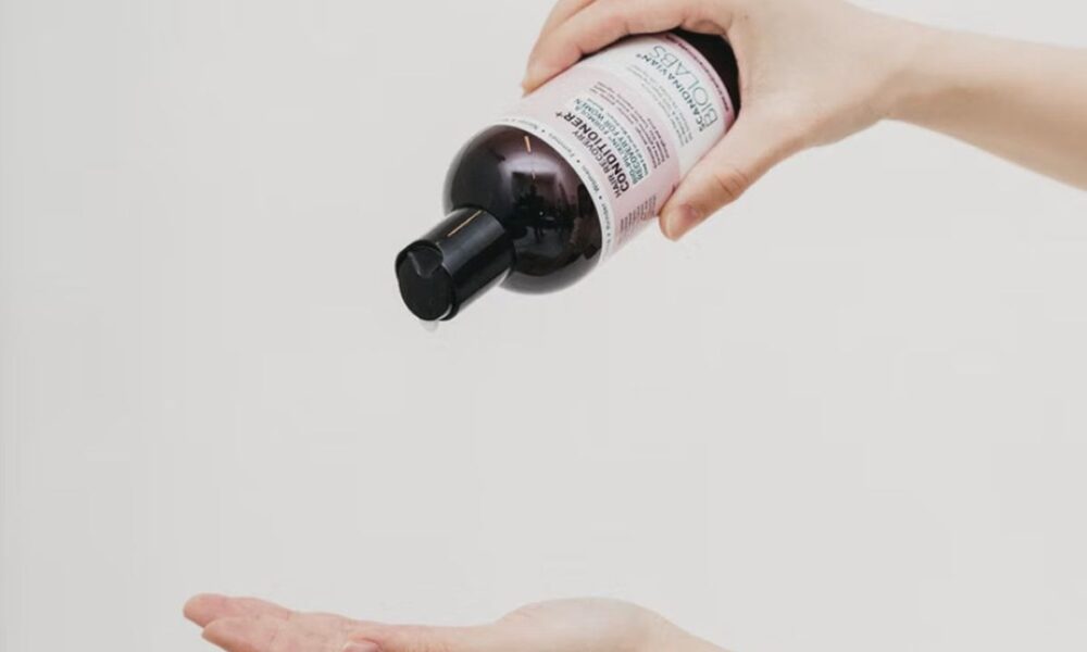 Секрет густых и красивых волос: добавь каплю эфирного масла в шампунь