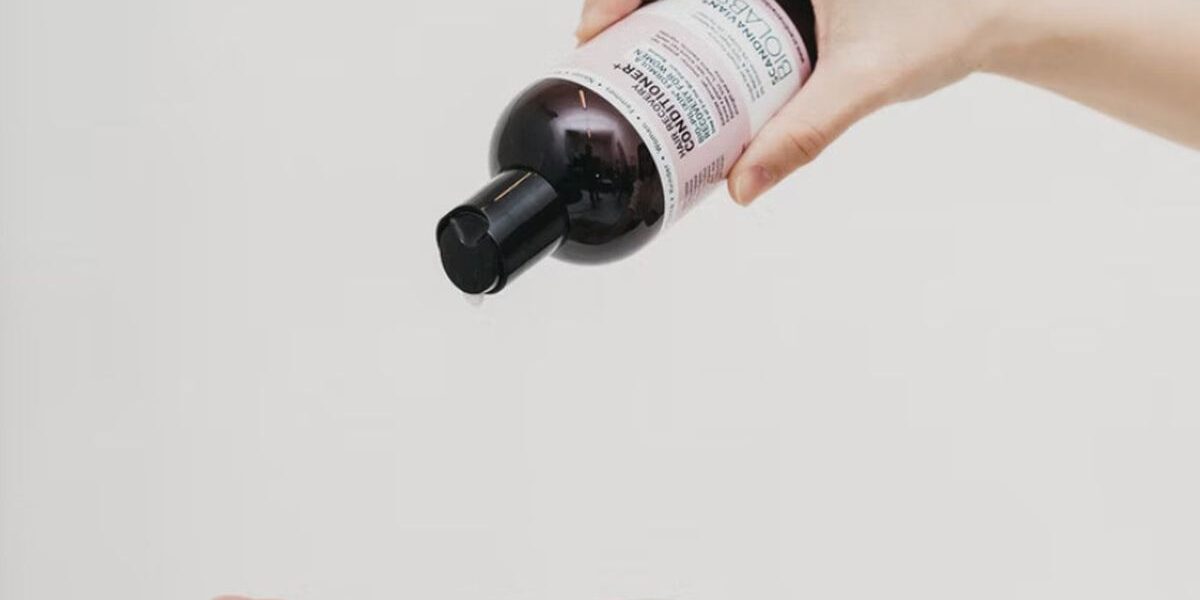 Секрет густых и красивых волос: добавь каплю эфирного масла в шампунь