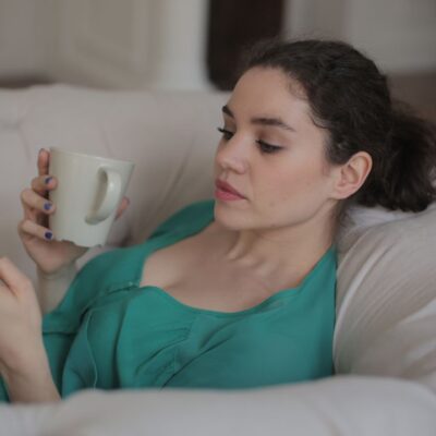 Как перестать звонить бывшему и начать жить счастливо: советы психолога