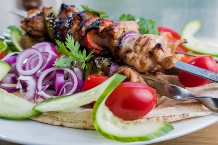 Сочный шашлык из курицы: экзотический маринад с манго для идеального ужина