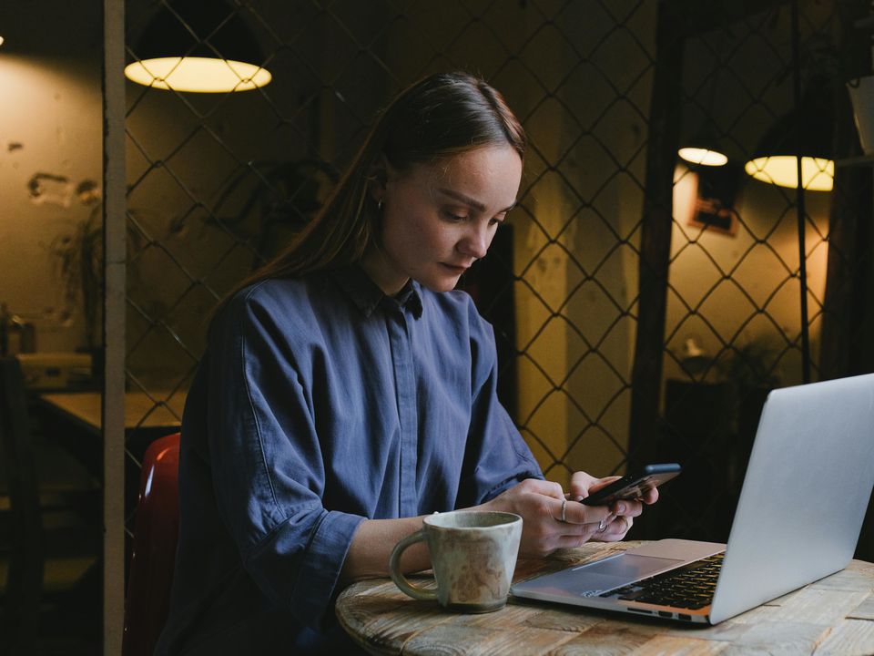 Когда стоит отписаться от бывшего в соцсетях: мнение психолога