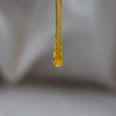 Медовая маска для волос: секрет красоты звезд зимой