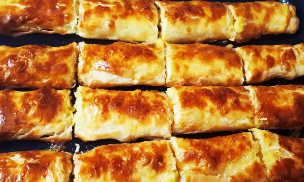 Быстрые пирожки к чаю: готовятся за 20 минут, исчезают за 5