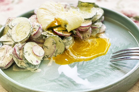 Легкий и быстрый салат из редиса: рецепт для вашего стола