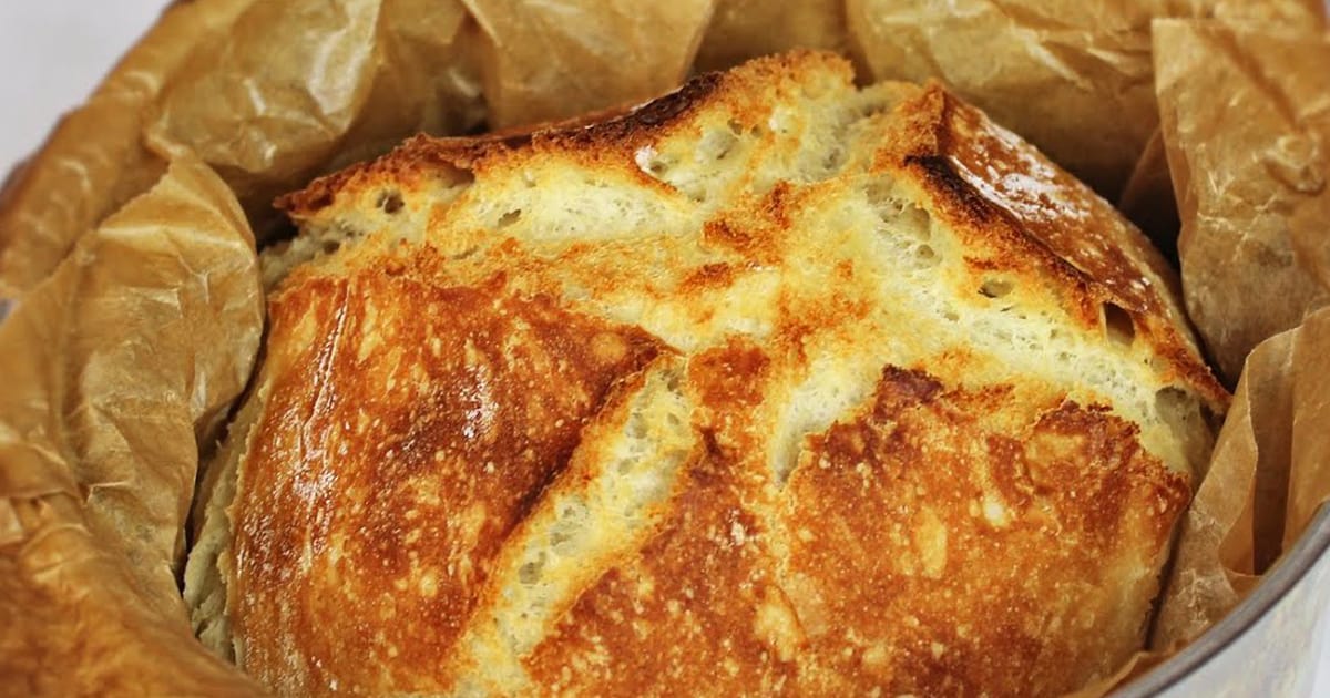 Легкий хлеб в кастрюле: пышный, с хрустящей корочкой, без замеса и хлопот