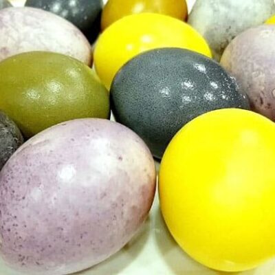 Натуральное окрашивание пасхальных яиц: простые и безопасные рецепты