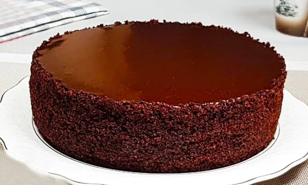 Секретный торт «Чорне Золото»: Легкий рецепт без духовки и весов, который свекровь не выдавала