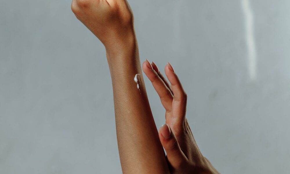 Секреты красоты звезд: Как знаменитости достигают безупречного вида