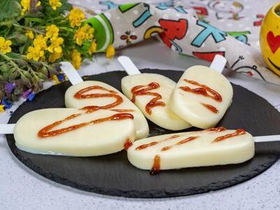 Домашнее мороженое: Легкий рецепт ванильного десерта со сгущенкой без сливок