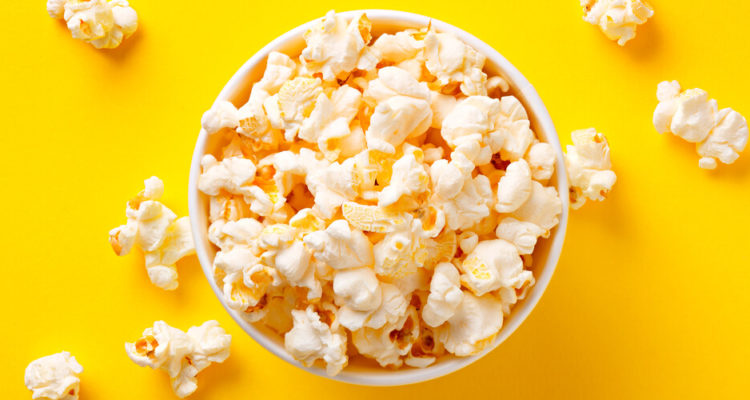 Попкорн: польза и вред для женского здоровья