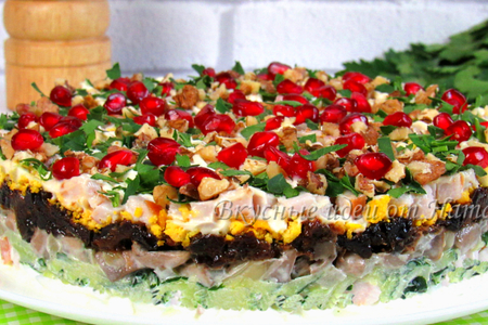 Куриный салат с черносливом: простой рецепт для легкого ужина