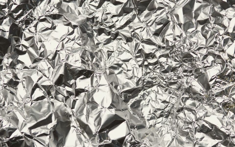 Лайфхак с фольгой: секрет красоты звезд, который пригодится каждой осенью