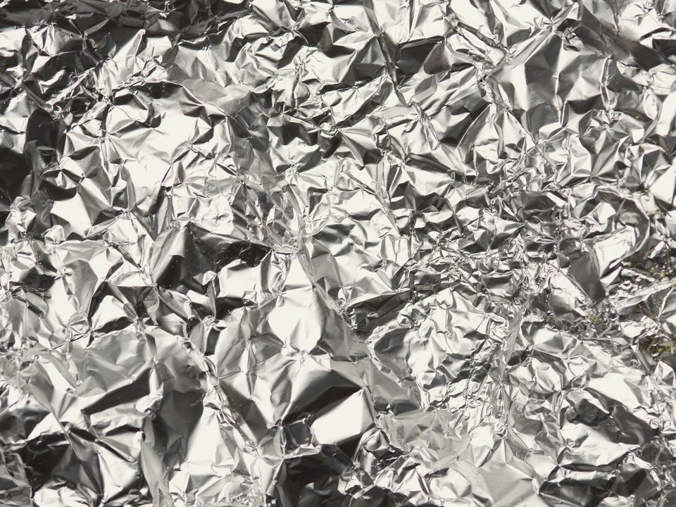 Лайфхак с фольгой: секрет красоты звезд, который пригодится каждой осенью