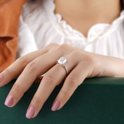 Как выбрать кольцо, чтобы руки выглядели изящно и женственно: советы от звезд