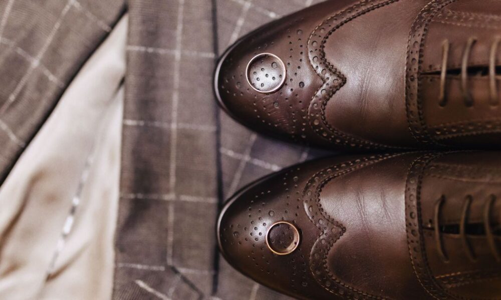 Как вернуть коже обуви блеск и гладкость: секрет ухода в домашних условиях
