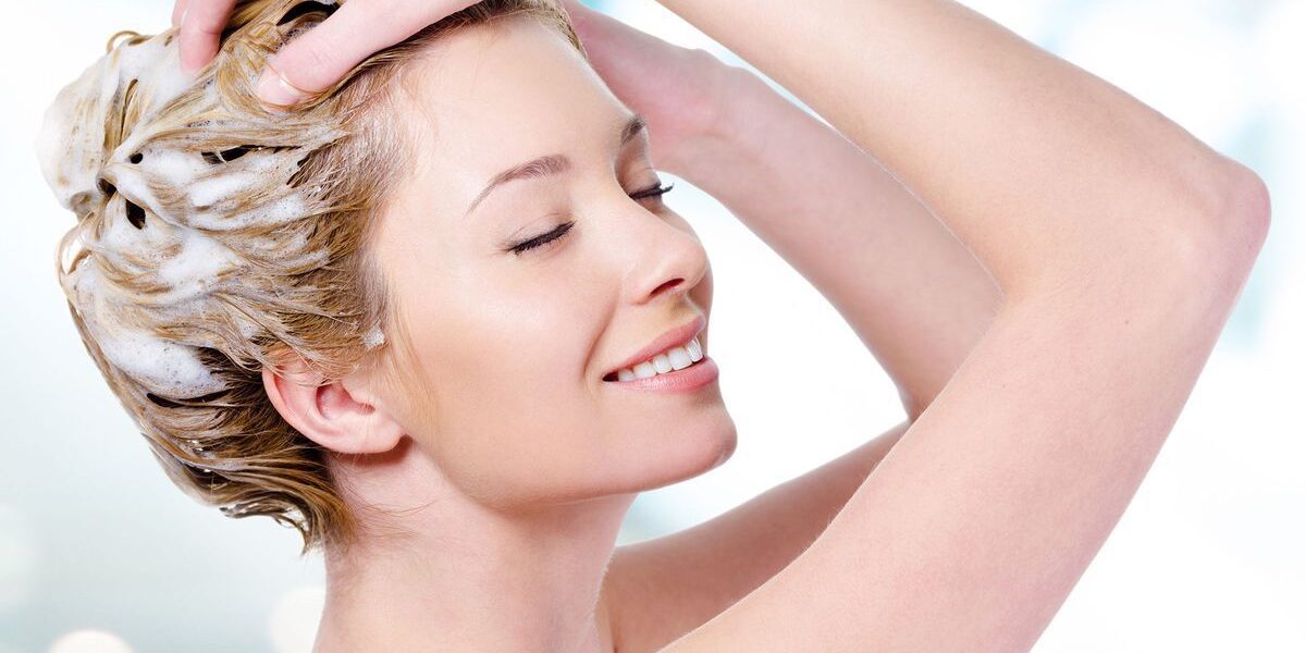 Как смыть временную краску с волос дома: 6 проверенных методов