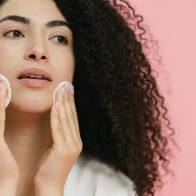 Секреты красоты: Какую косметику избегать обладательницам жирной кожи