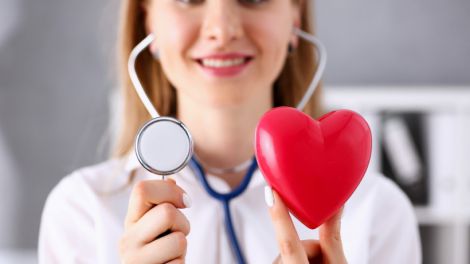 Как сохранить здоровье мозга: 4 причины для профилактики инсульта