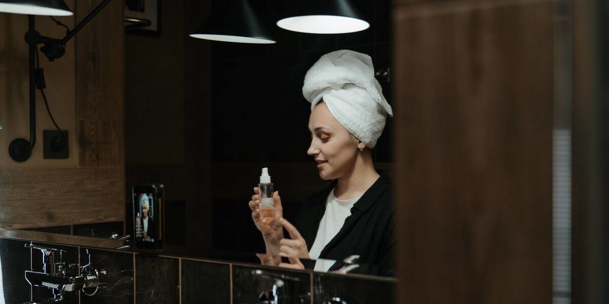 Лосьон или тоник: выбираем идеальное средство для сияющей кожи по секретам звезд