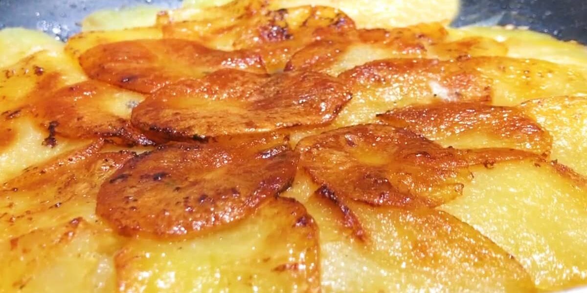 Быстрый ужин из картошки и лука за 10 минут: вкусно и просто