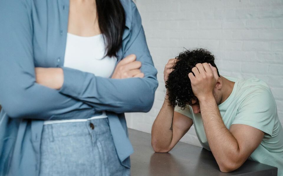 Как токсичные отношения разрушают жизнь мужчин: признаки и способы защиты