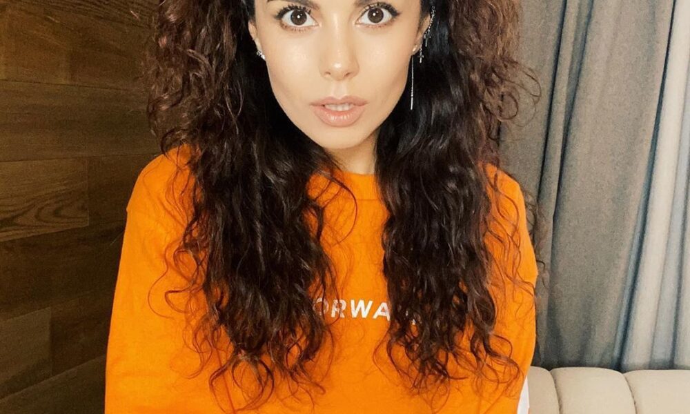 Как Настя Каменских преобразила свой стиль: от простоты к изысканности