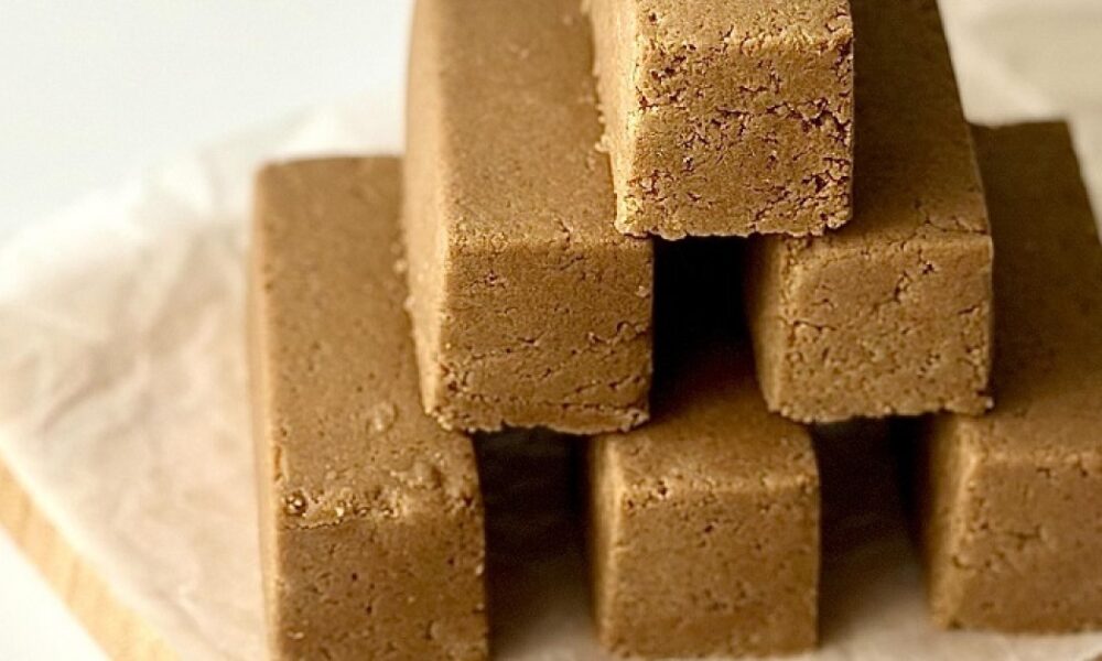 Легкий рецепт домашней халвы: любимый десерт за полчаса