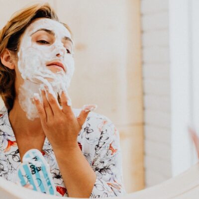 Секреты красоты: почему мыть лицо "до скрипа" вредно для вашей кожи