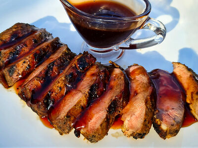 Нежные утиные грудки на гриле: секреты приготовления и идеальный соус