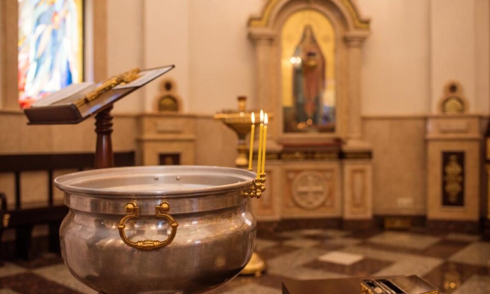 Крещение ребенка: полное руководство для мамы – от подготовки до праздника