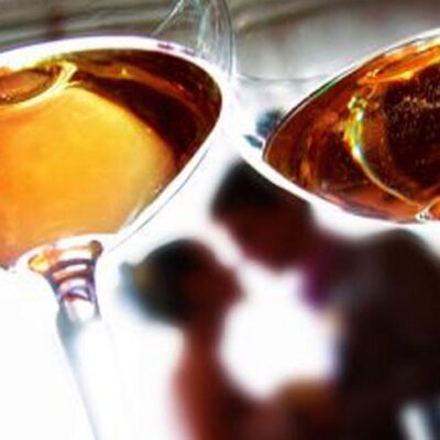 Секреты ухода за хрустальной посудой: как сохранить блеск на долгие годы