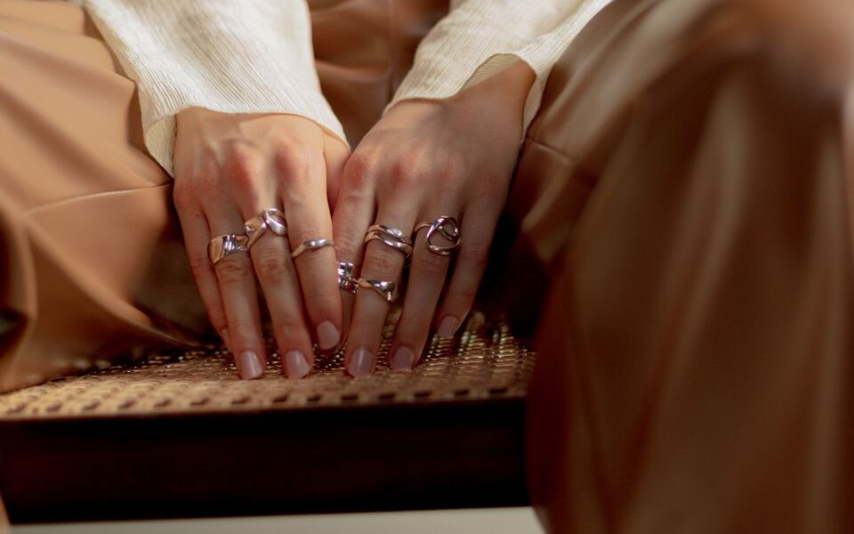 Секреты звезд: как носить кольца для красоты и удачи