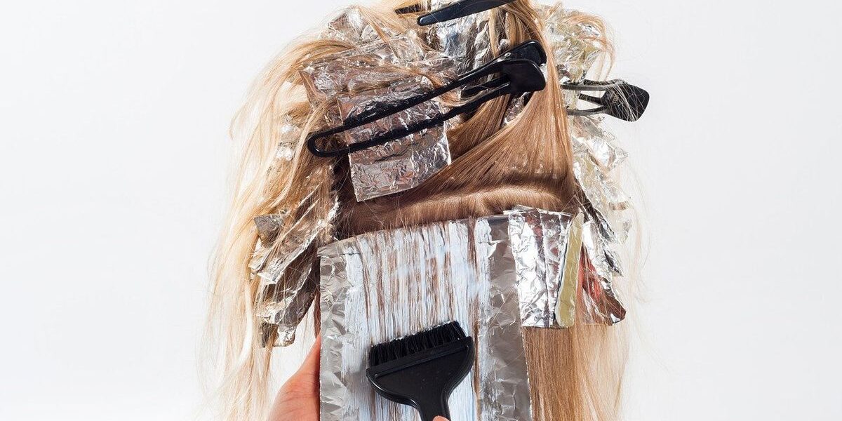 Окрашивание волос дома: секреты красивого цвета и экономии