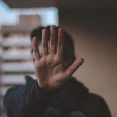 Как пробудить в мужчине страсть: 4 фразы, которые заставят его желать вас